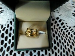 10k GOLD 3.8 GRAMS TWISTED SWIRL RING SIZE 7